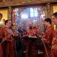Митрополит Бориспільський і Броварський Антоній звершив Пасхальну вечірню у храмі Різдва Богородиці