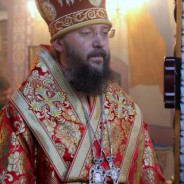 Увечері 15 квітня, Митрополит Бориспільський і Броварський Антоній звершив уставне вечірнє богослужіння в академічному храмі Різдва Пресвятої Богородиці.