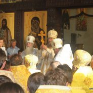 Митрополит Бориспільський і Броварський Антоній взяв участь у традиційній хресній ході в Хусті