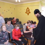 БОРИСПІЛЬ. Намісник монастиря з братією відвідав реабілітаційну установу для інвалідів