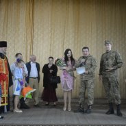 ЄРКІВЦІ. Парафія організувала благодійний концерт відомої співачки для військової частини