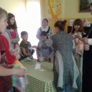 СВІТИЛЬНЯ. Священик разом із школярами відвідали дитячий будинок села Мокрець 