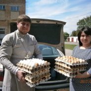МОРОЗІВКА. Священник передав продукти для учнів сільської школи