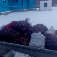 ЯГОТИН. Благочинний передав центральній лікарні 600 кг картоплі
