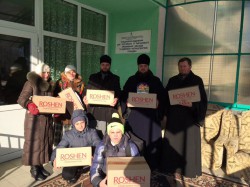 Духовенство Другого Бориспільського благочиння на Різдво відвідало дітей сиріт, інвалідів та престарілих 