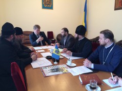 Секретар Бориспільської єпархії зустрівся з представниками державної влади