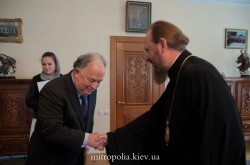Митрополит Антоній: УПЦ закликає до негайного звільнення спостерігачів ОБСЄ