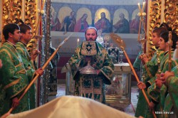 В день пам'яті преподобних отців Києво-Печерських, що в Ближніх печерах спочивають митрополит Антоній звершив Божественну літургію