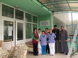 РЕВНЕ. Співробітники єпархіального відділу соціального служіння та благодійності відвідали будинок престарілих