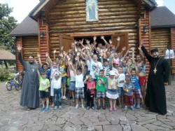 КРАСНЕ. Недільна школа «Чудо» організувала для дітей Згурівського благочиння «Табір одного дня»