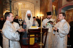 В навечір'я Різдва Христового керуючий Бориспільською єпархією звершив богослужіння в Києво-Печерській Лаврі