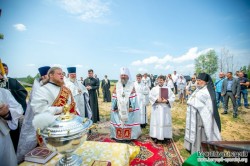 Митрополит Бориспільський і Броварський Антоній освятив накупольний хрест храму відроджуваного Межигірського монастиря