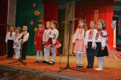 КОРЖІ. Священик організував святковий пасхальний концерт