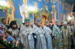 Митрополит Бориспільський і Броварський Антоній очолив торжества з приводу престольного свята академічного храму КДАіС