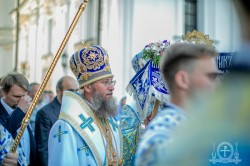 Митрополит Бориспільський і Броварський Антоній взяв участь у вечірньому богослужінні з чином погребіння Плащаниці Богородиці