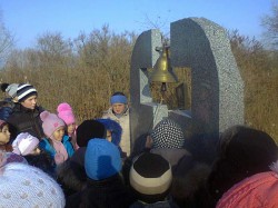 БАРИШІВКА. Парафії благочиння молилися за жертв голодомору 1932-33 років та репресій більшовицької влади