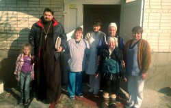 РЕВНЕ. Голова відділу соціального служіння та благодійності відвідав будинок пристарілих