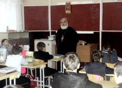 В день святого Миколая священники Баришівського благочиння відвідали дитячі заклади