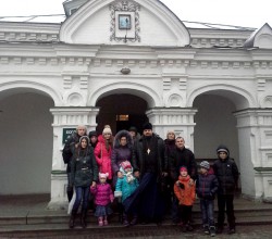 Відділ соціального служіння та благодійництва організував для біженців зі Сходу України паломництво в Києво-Печерську Лавру