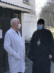 Єпископ Згурівський Амвросій передав для Згурівської районної лікарні засоби індивідуального захисту