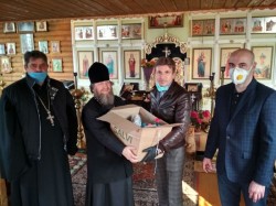Депутат Київської облради передав священникам Бориспільщини для розповсюдження засоби індивідуального захисту