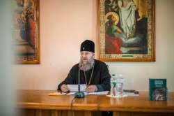 Митрополит Антоній зустрівся зі студентами Київських духовних шкіл