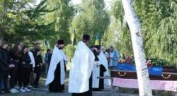 Священнослужителі Березані відспівали захисника України.