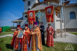 Митрополит Бориспільський і Броварський Антоній очолив святкування престольного свята в жіночому монастирі в ім'я преподобномучениці Єлисавети села Зазим'є