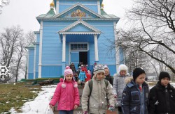 В селі Поділля священик влаштував дитяче свято в честь святителя Миколая
