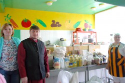 МОРОЗІВКА. Священник відвідав дитячий садок з благодійною допомогою