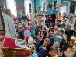 Священники на парафіях благословили дітей до школи