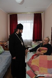 На Різдво Христове духовенство 2-го Бориспільського благочиння відвідало одиноких, хворих та дітей які виховуються у будинках сімейного типу