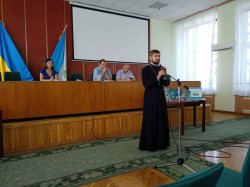Голова сімейного відділу та православна молодь взяли участь у молодіжному заході присвяченому Дню Конституції України