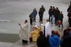 Парафії Бориспільської єпархії відсвяткували Хрещення Господнє молитвою та зануренням у Йордан