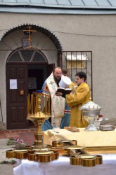 Митрополит Бориспільський і Броварський Антоній освятив накупольні хрести для споруджуваного храму в місті Борисполі