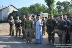 Священик відвідав українських військових у зоні АТО