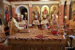 У неділю Святих Отців митрополит Бориспільський і Броварський Антоній співслужив собору єпископів у Киево-Печерській Лаврі