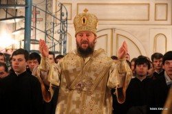 Керуючий Бориспільською єпархією молився за мир в Україні