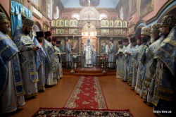 Керуючий Бориспільською єпархією звершив богослужіння з нагоди престольного свята у храмі на честь ікони Богородиці 