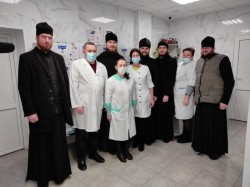 Духовенство Березанського благочиння передало лікарські препарати медичним закладам, що діють на території благочиння
