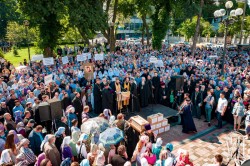 Бориспільська єпархія взяла участь у молитовному стоянні біля Верховної Ради та Офісу Президента